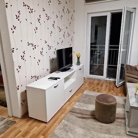 Apartman D&e- Stan Na Dan Lukavica Apartamento